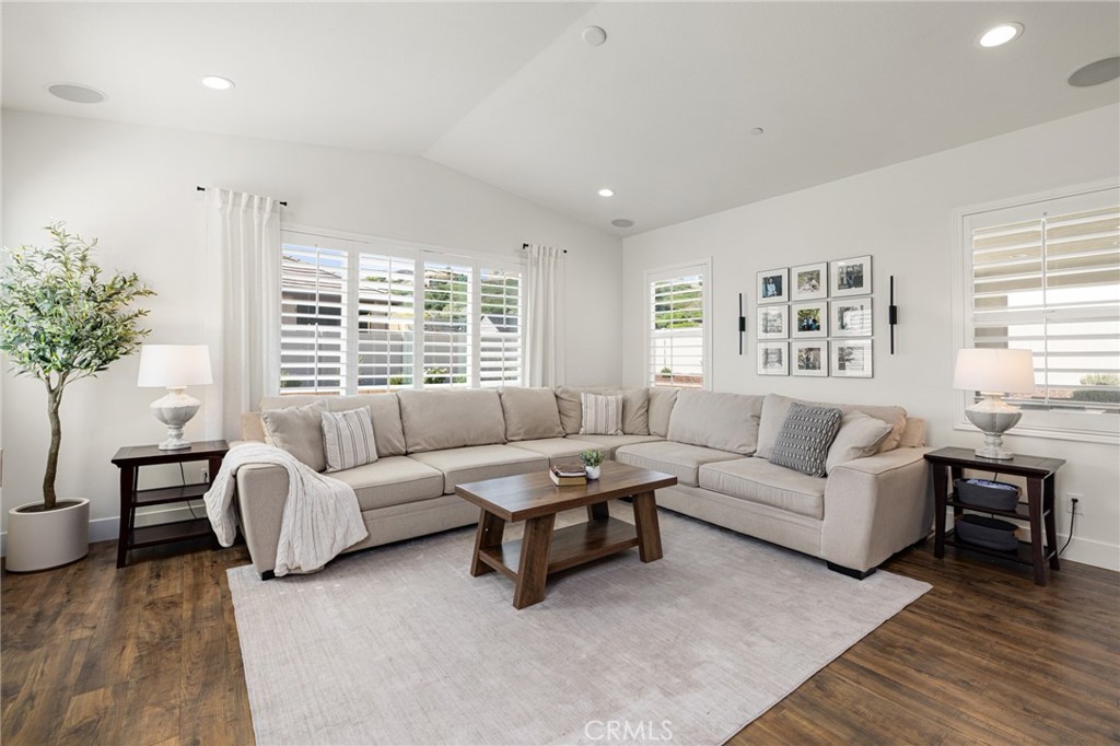 24851 Coldwater Canyon Trail