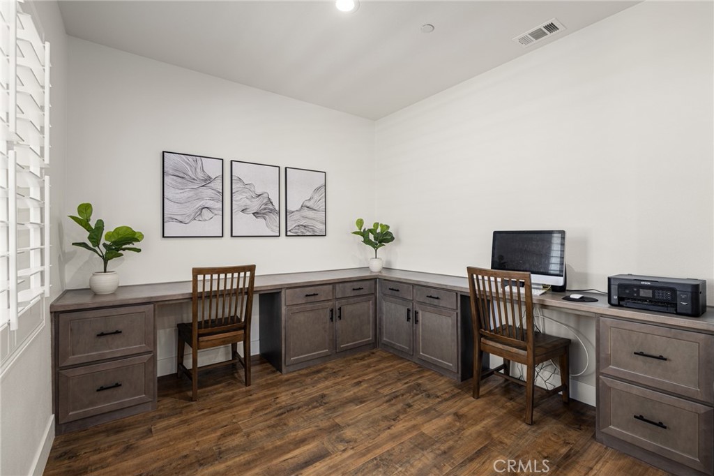 24851 Coldwater Canyon Trail