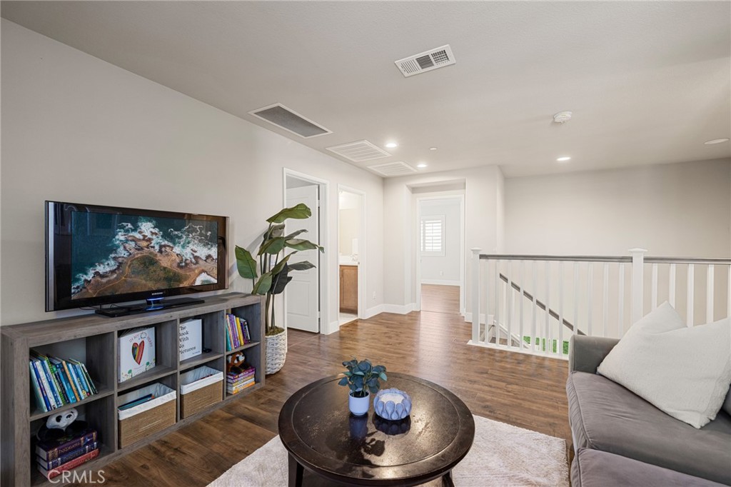 24851 Coldwater Canyon Trail
