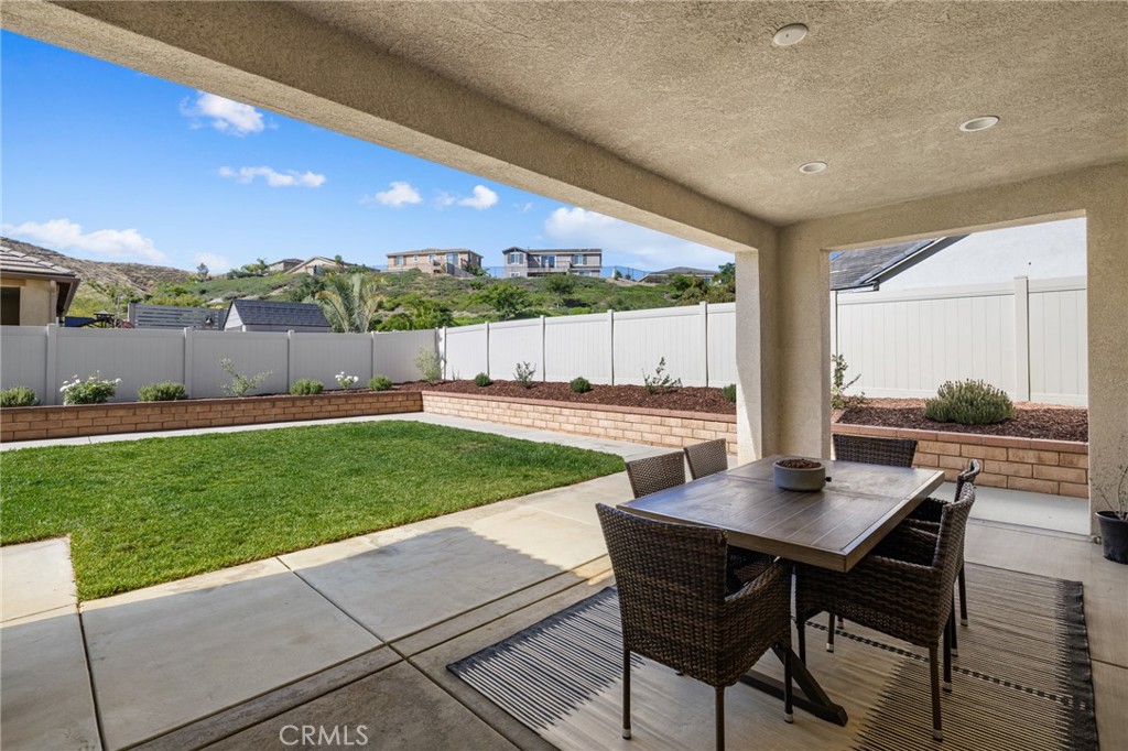 24851 Coldwater Canyon Trail