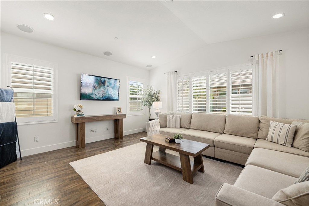 24851 Coldwater Canyon Trail