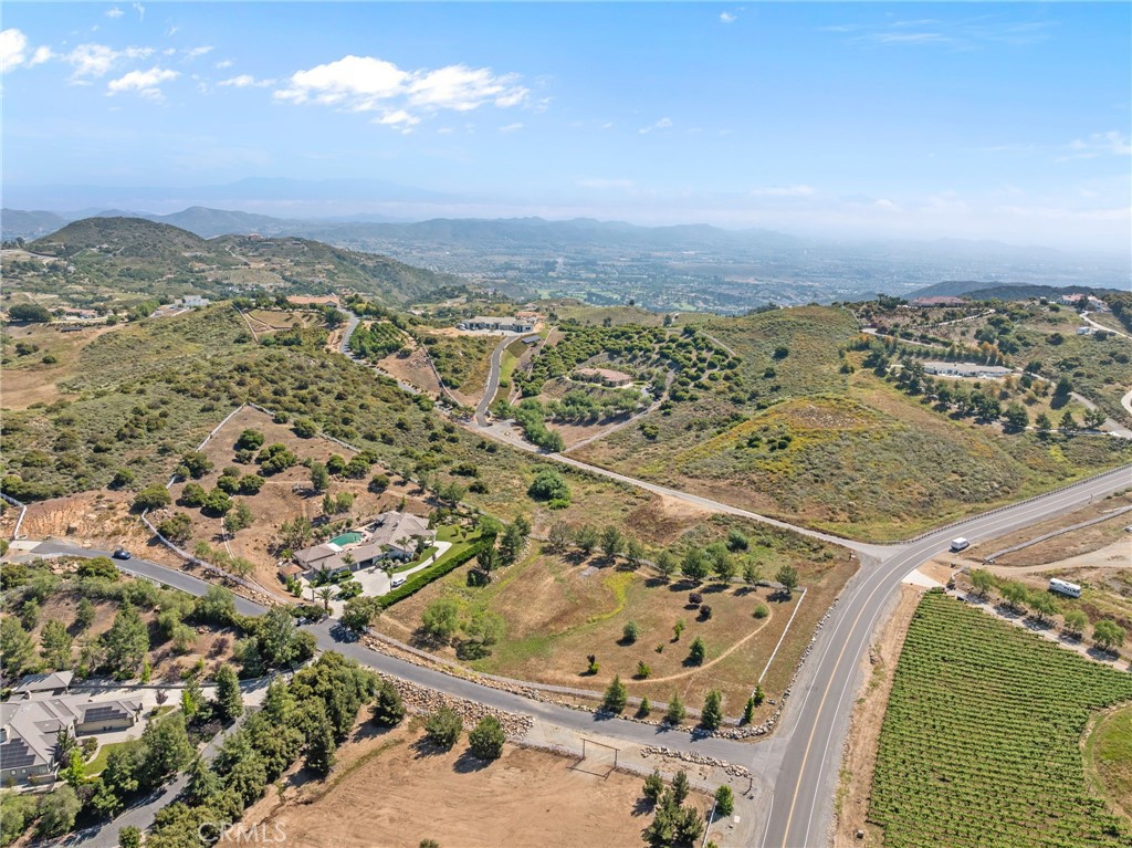 1 Avenida La Cresta