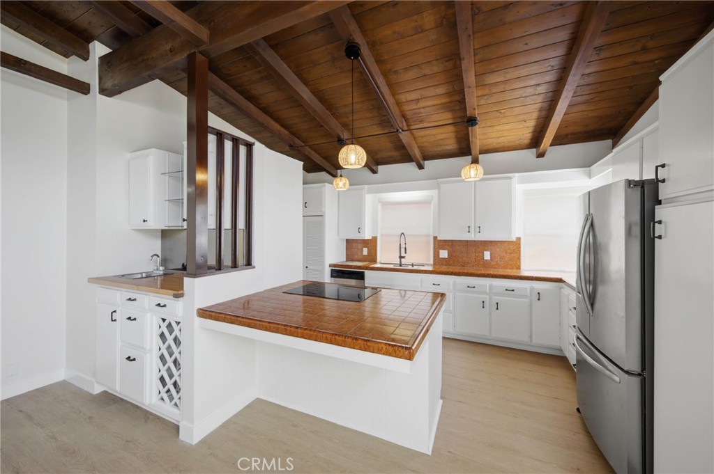 210 Avenida Calafia A