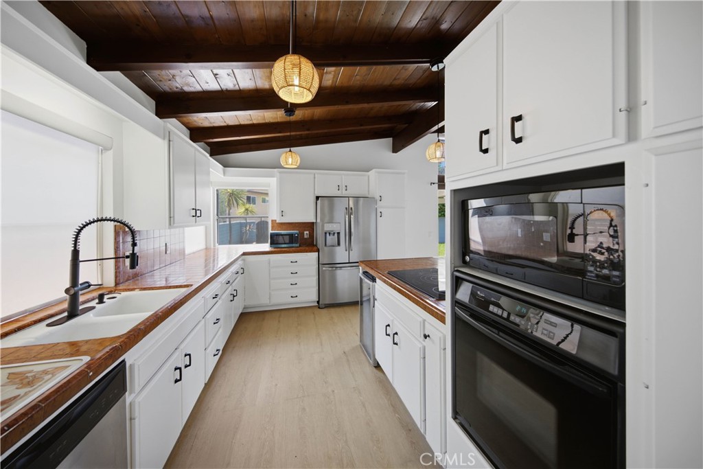 210 Avenida Calafia A