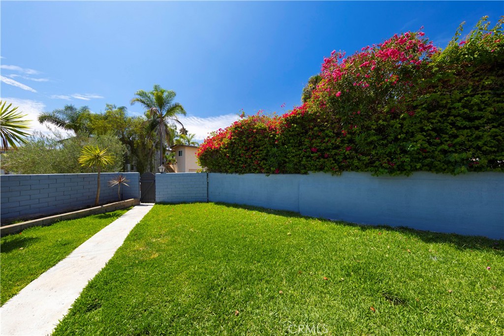 210 Avenida Calafia A