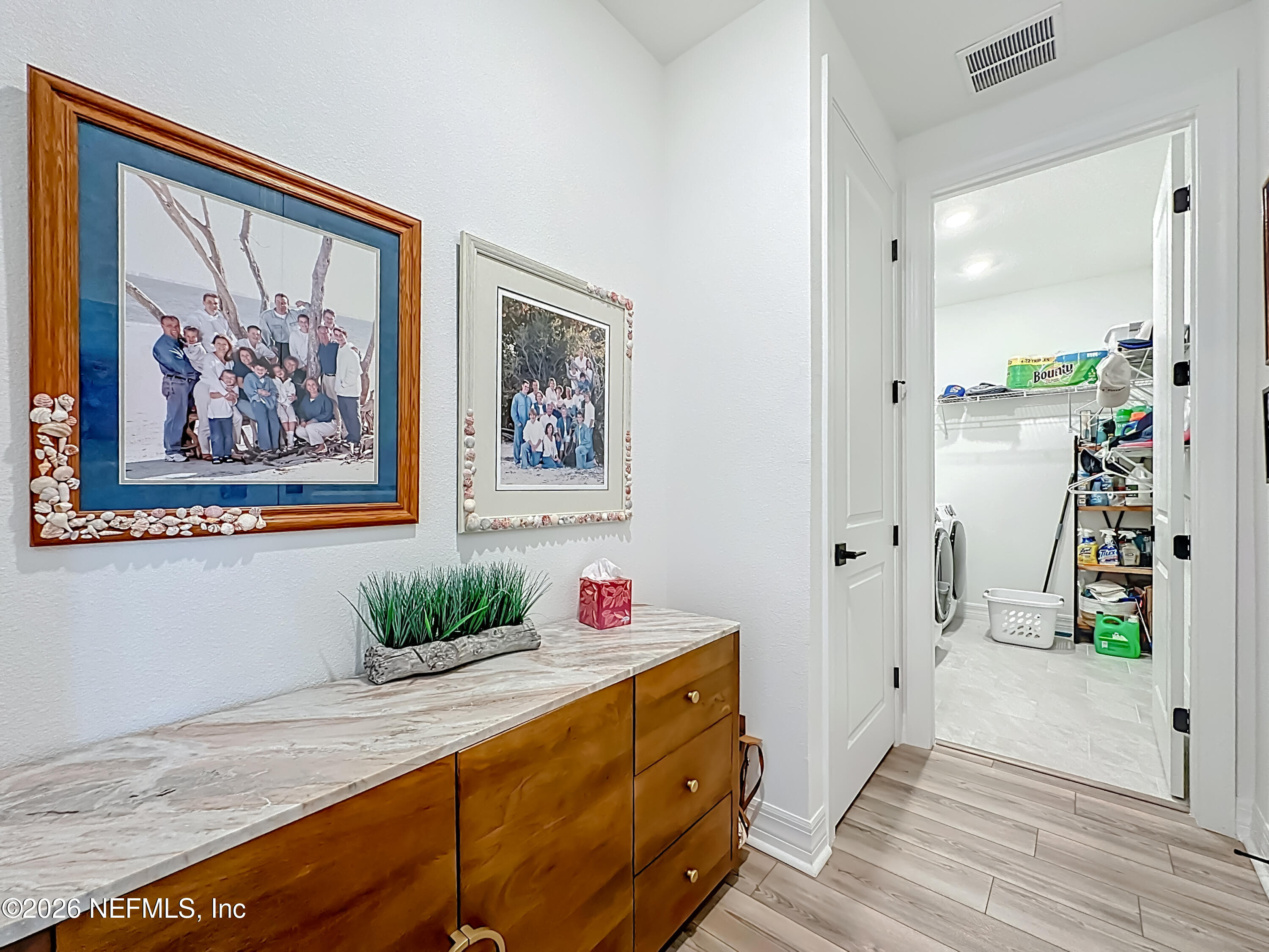 426 HAWTHORN PARK Circle