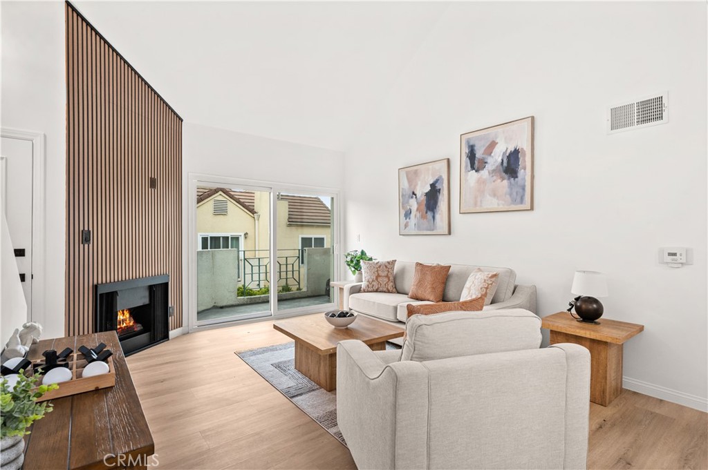 433 E Tamarack