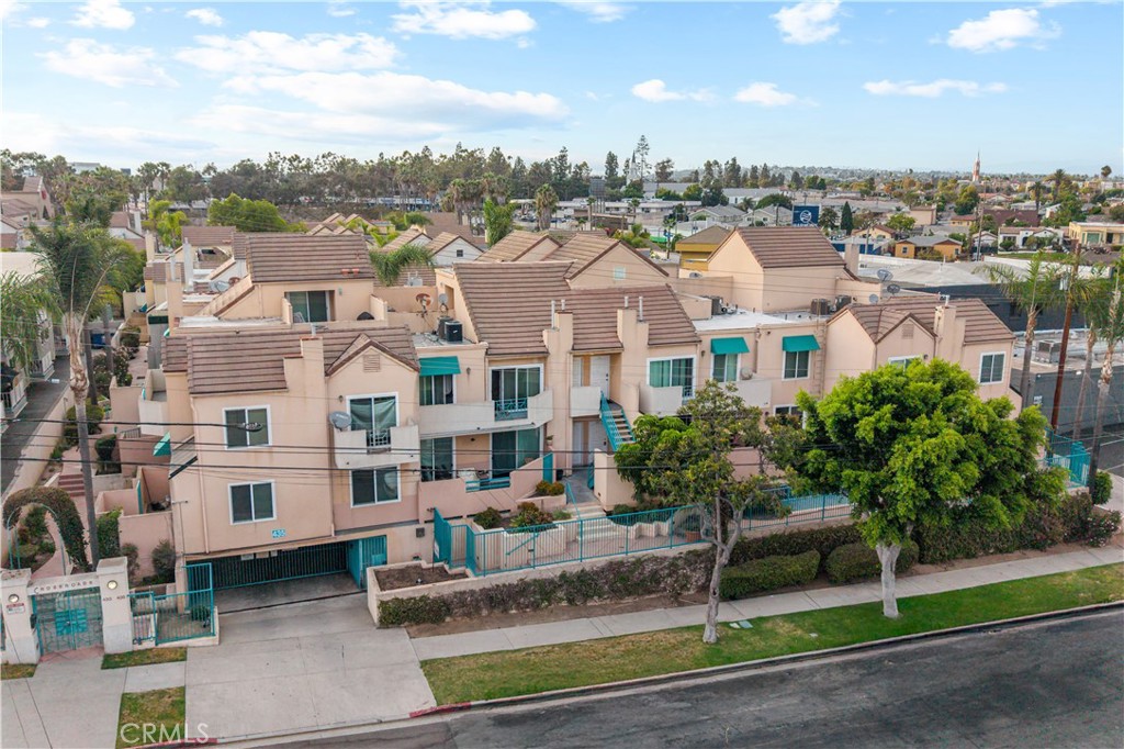 433 E Tamarack