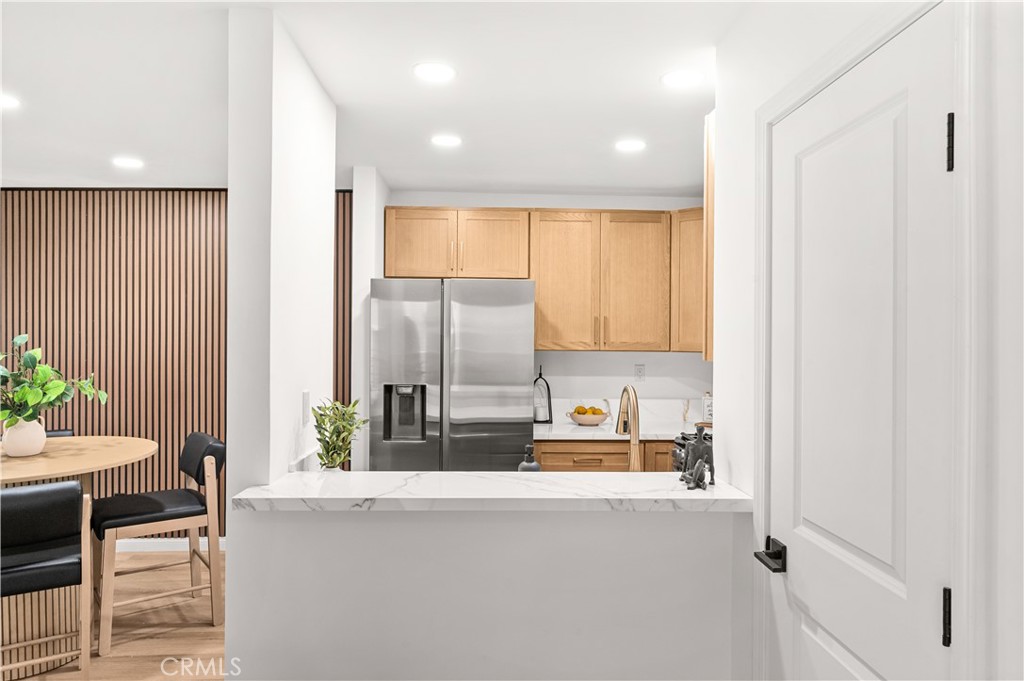 433 E Tamarack