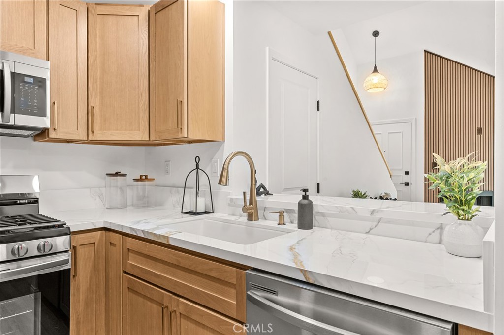 433 E Tamarack