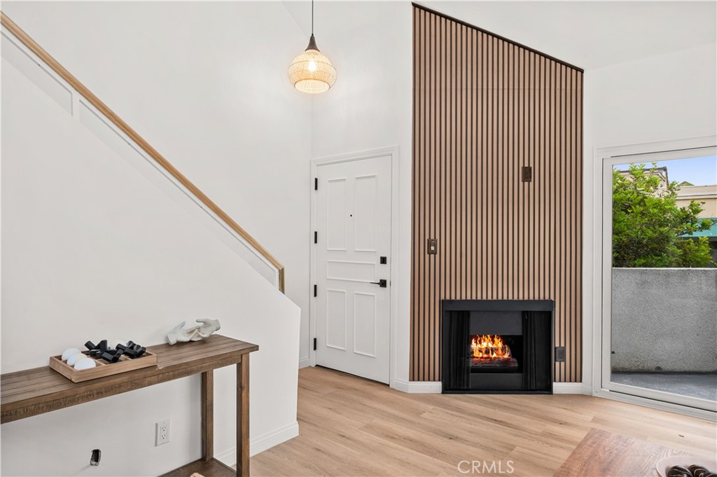 433 E Tamarack