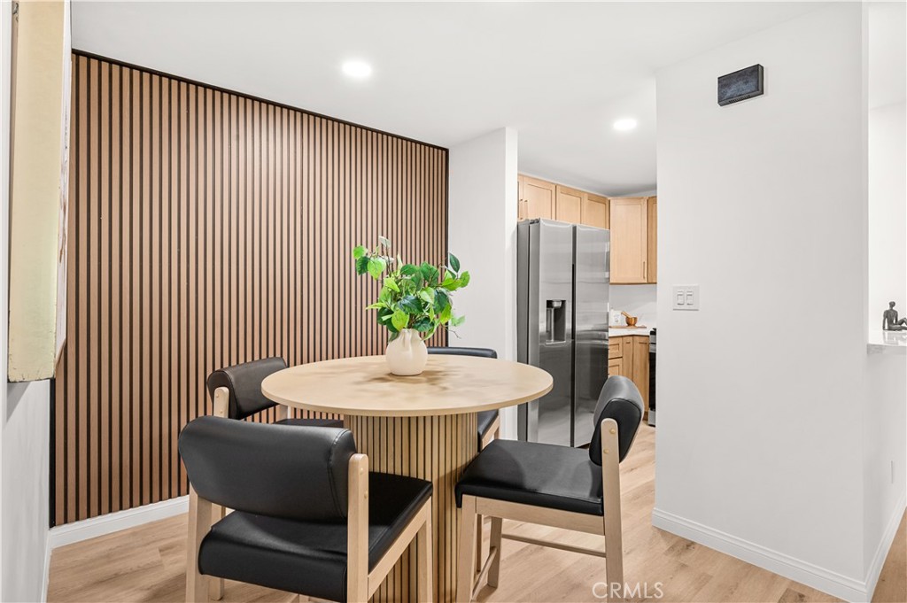433 E Tamarack