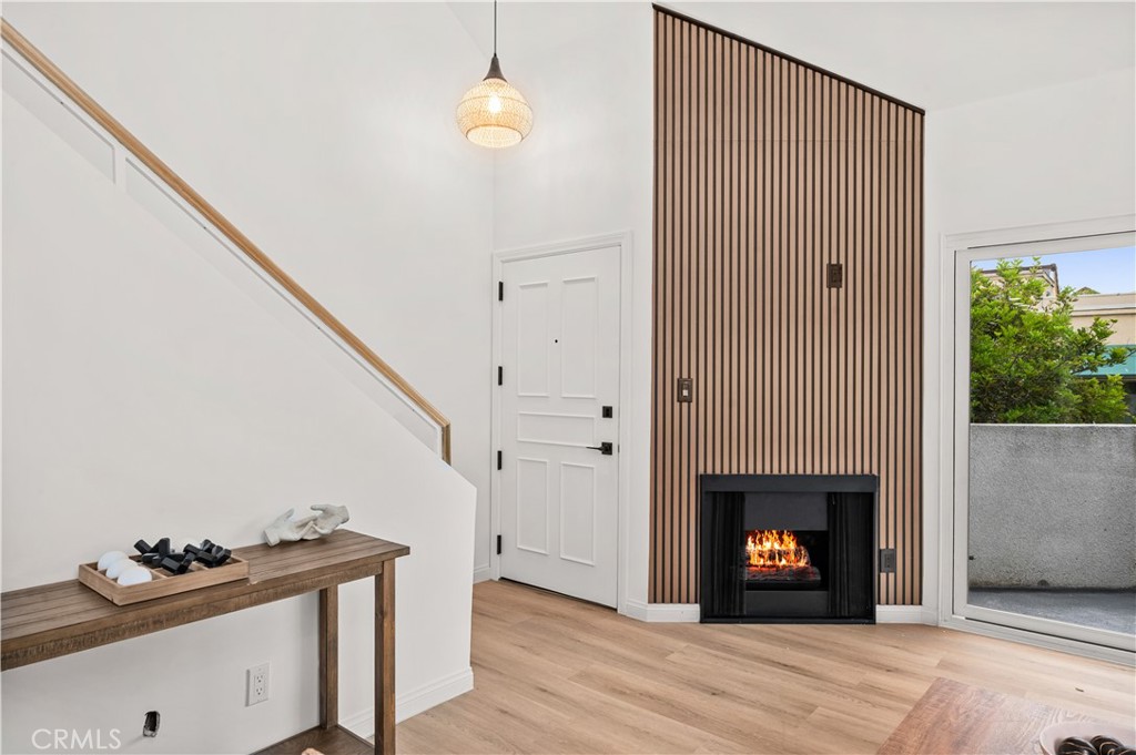 433 E Tamarack