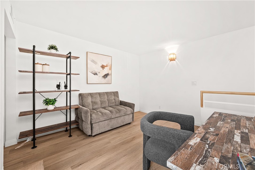 433 E Tamarack
