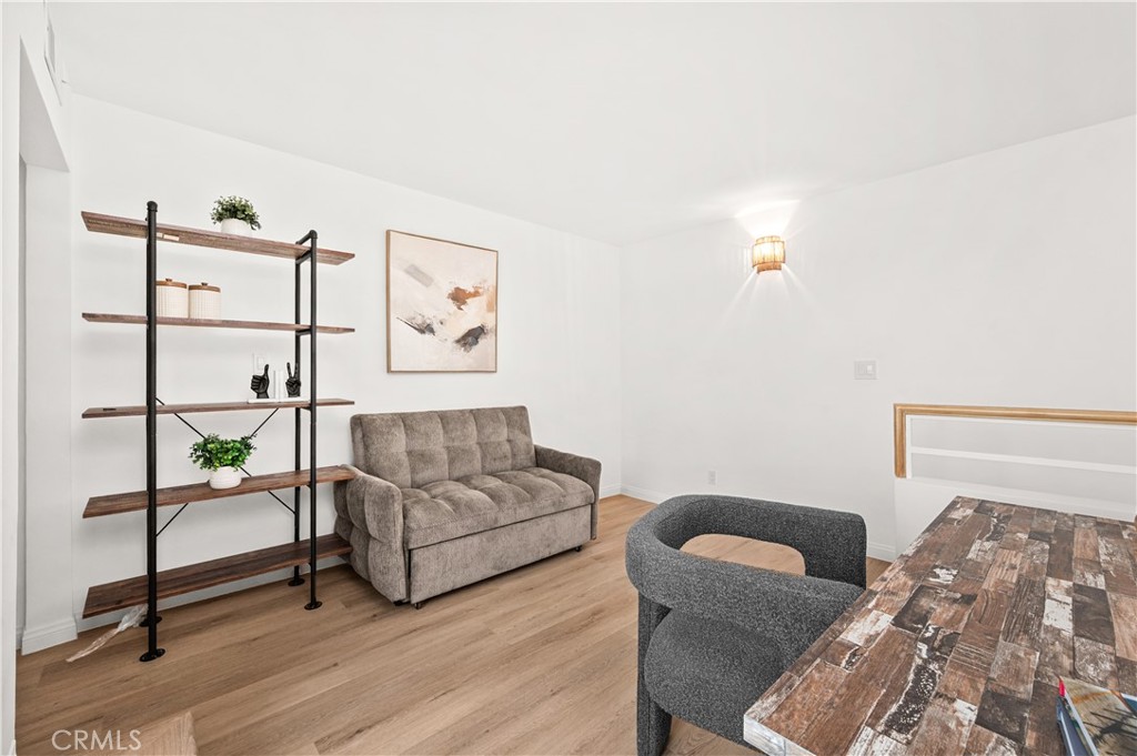 433 E Tamarack