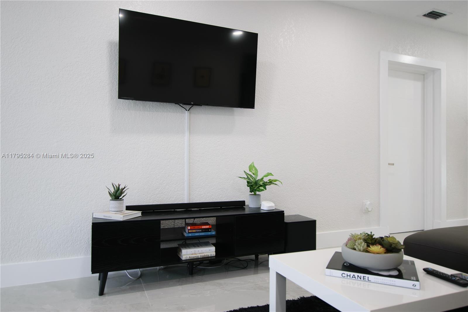 6121 Coral Way