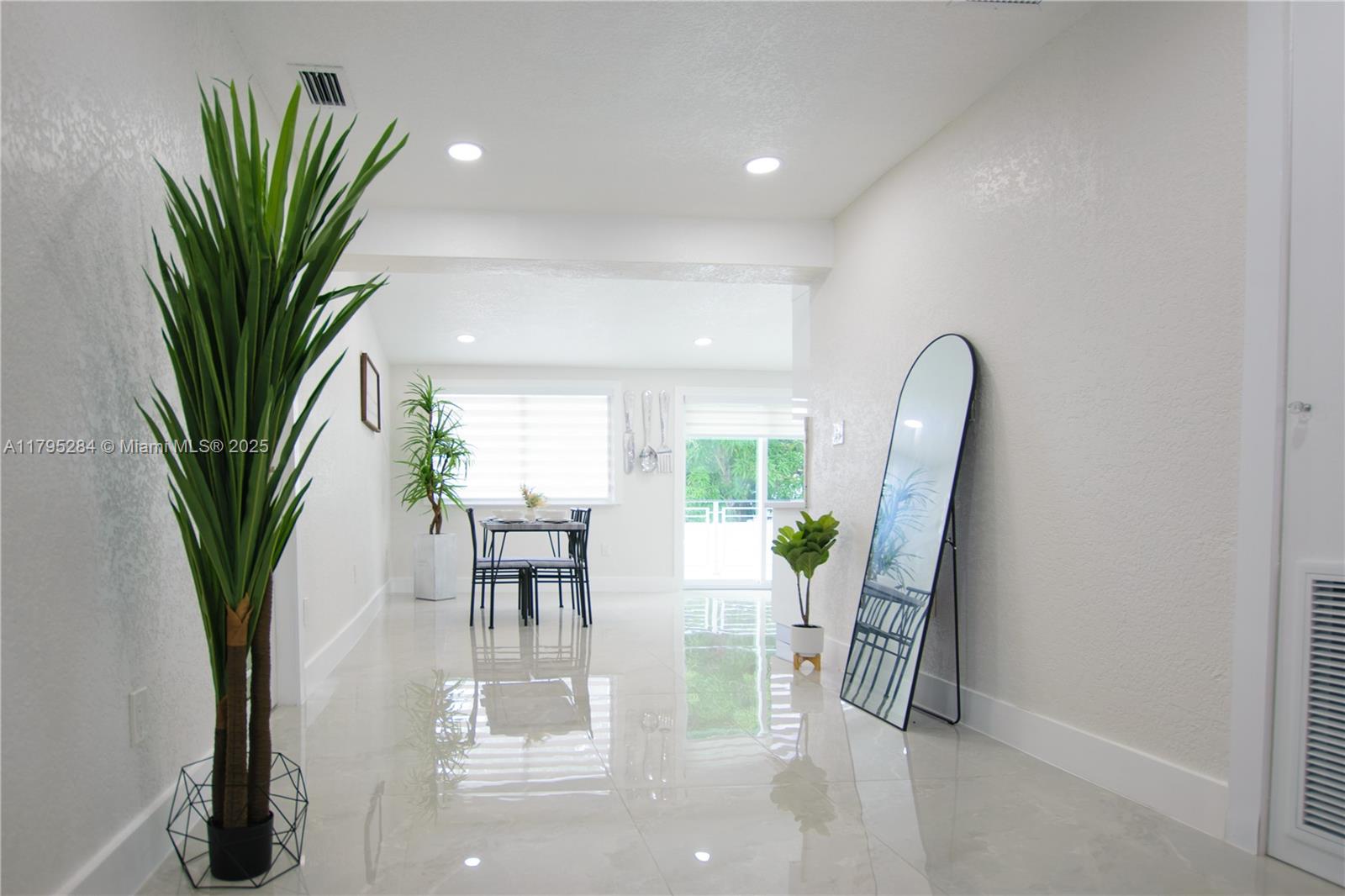 6121 Coral Way