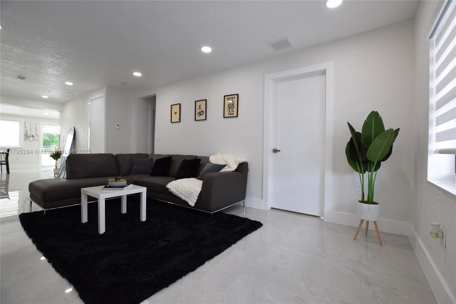 6121 Coral Way