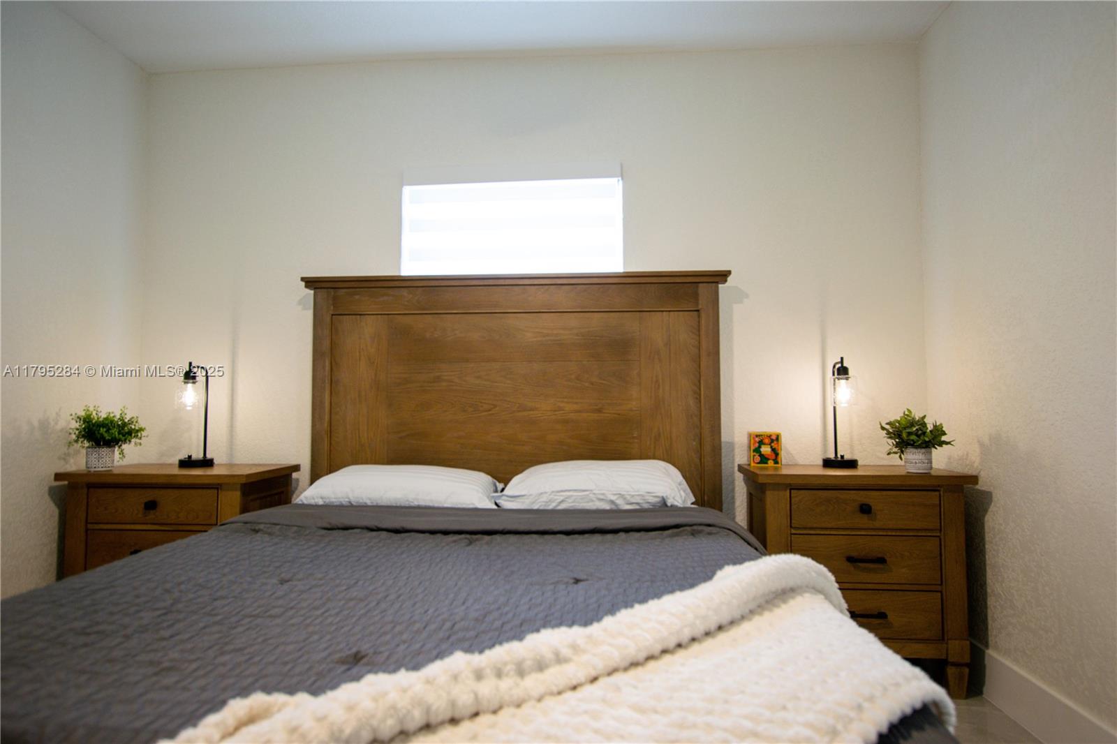 6121 Coral Way