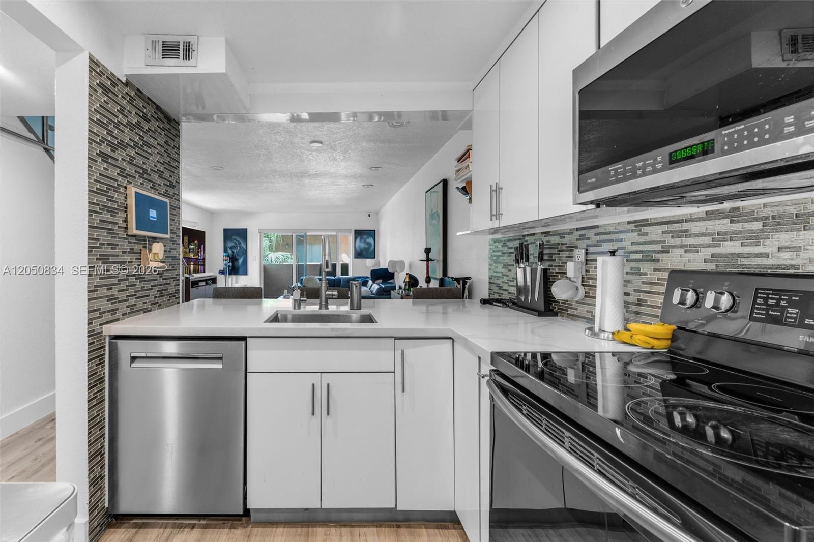 9958 SW 88th St # 5 Unit: 522-5