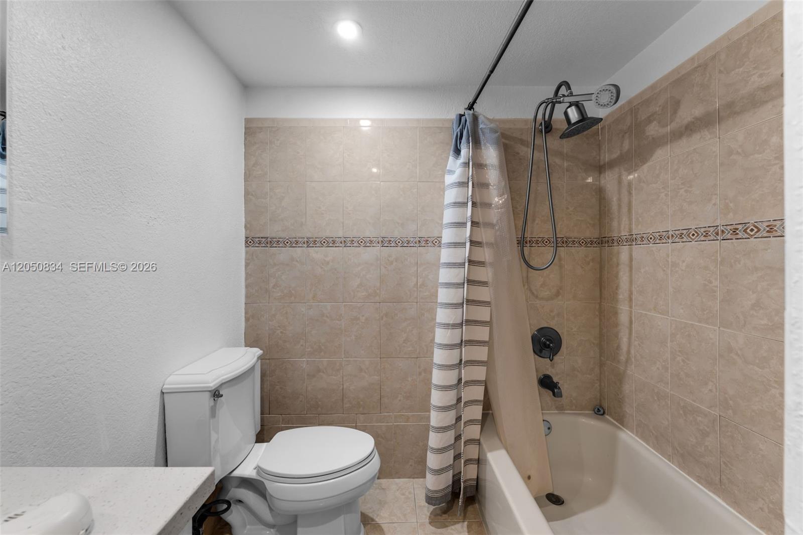 9958 SW 88th St # 5 Unit: 522-5