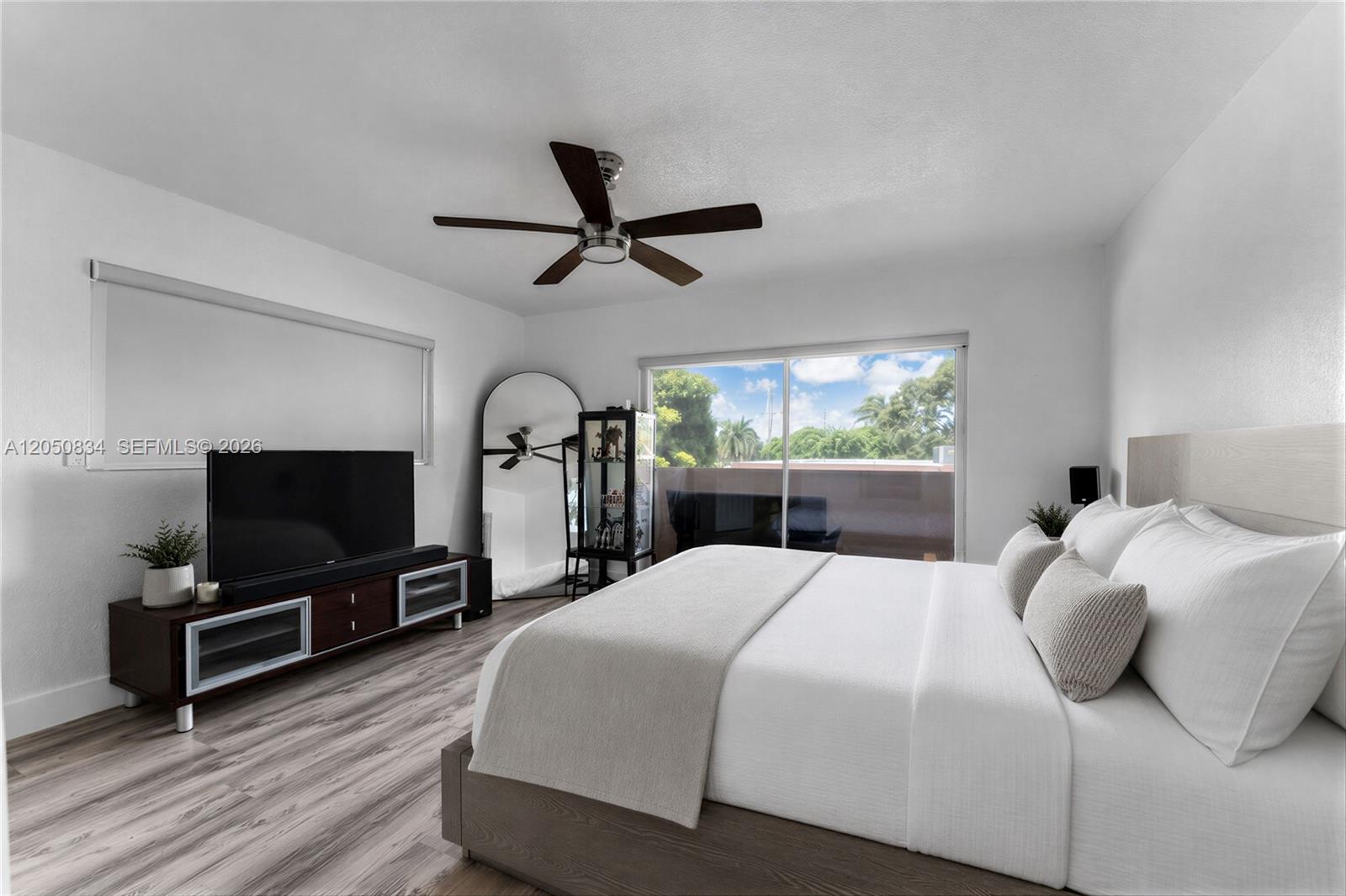 9958 SW 88th St # 5 Unit: 522-5