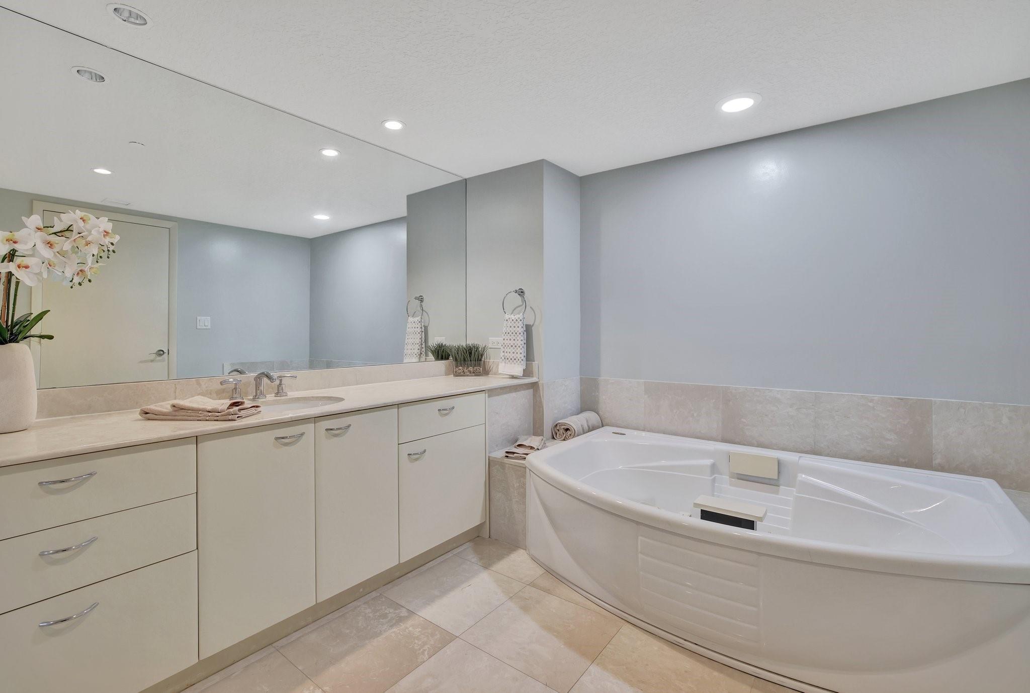 1600 S Ocean Blvd 2103