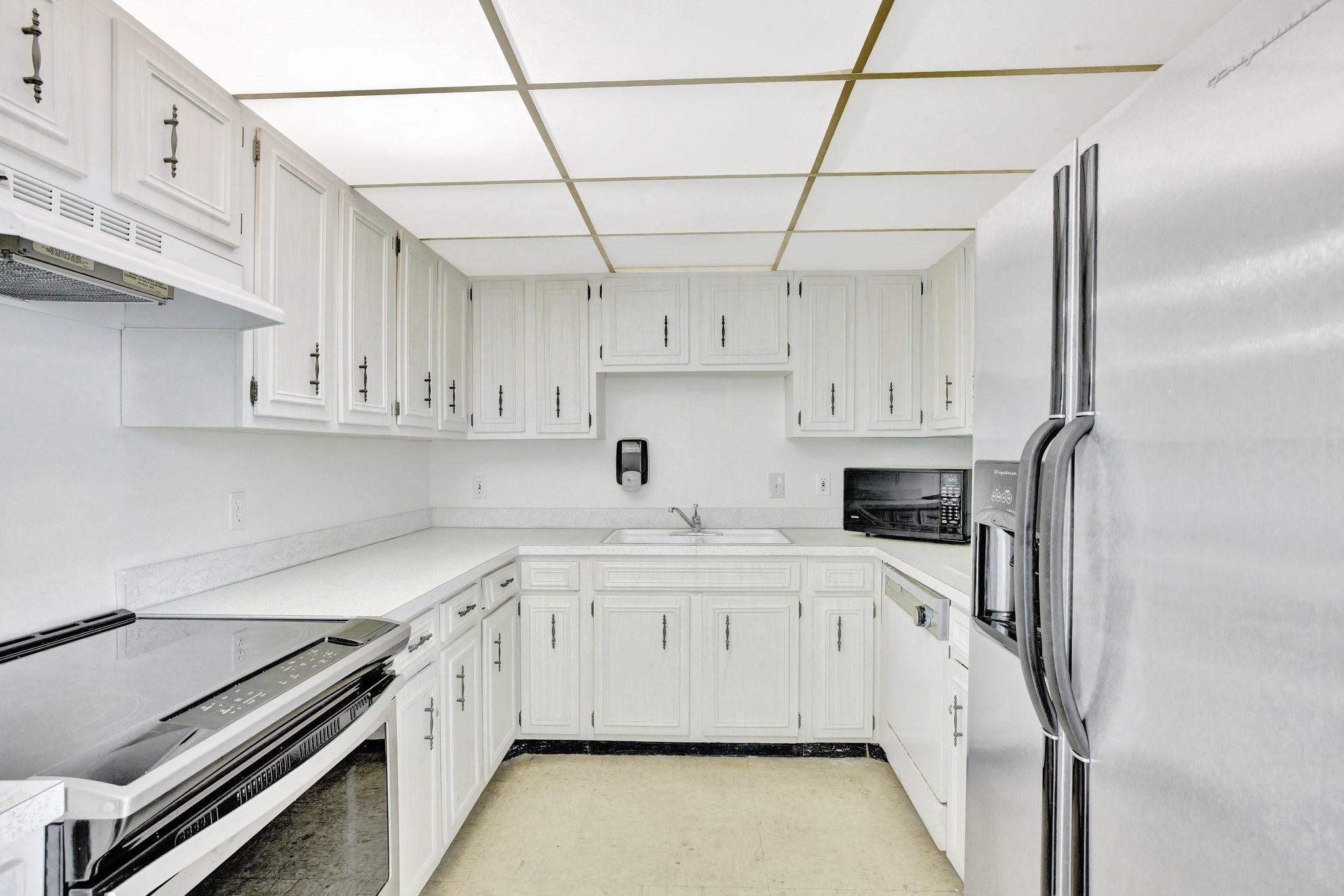 4500 N Federal Hwy 151F