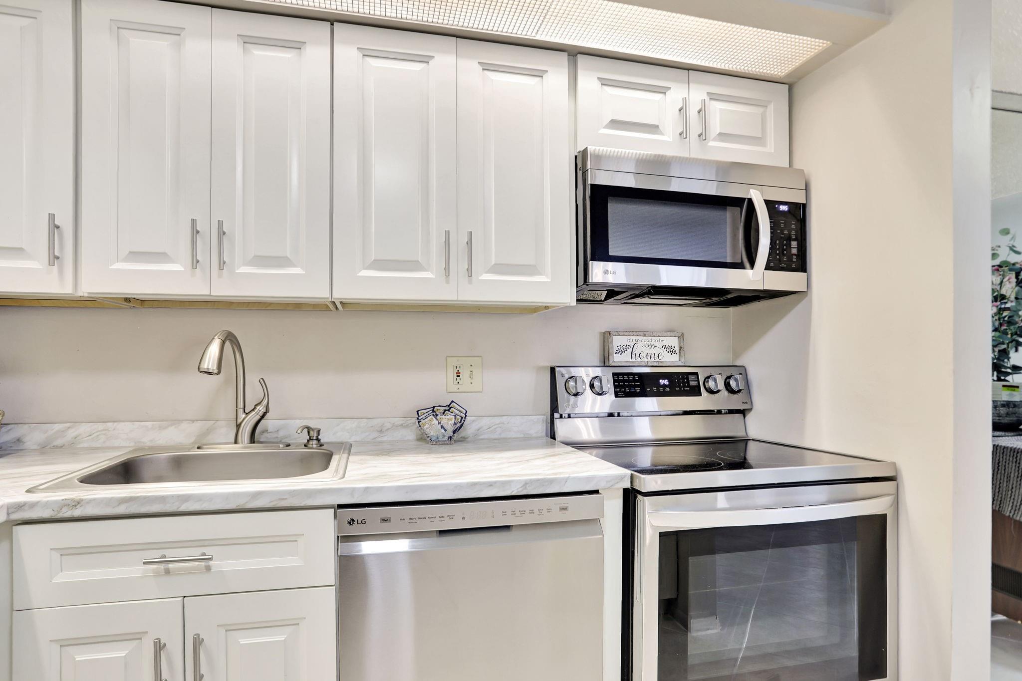 10547 E Clairmont Cir 102