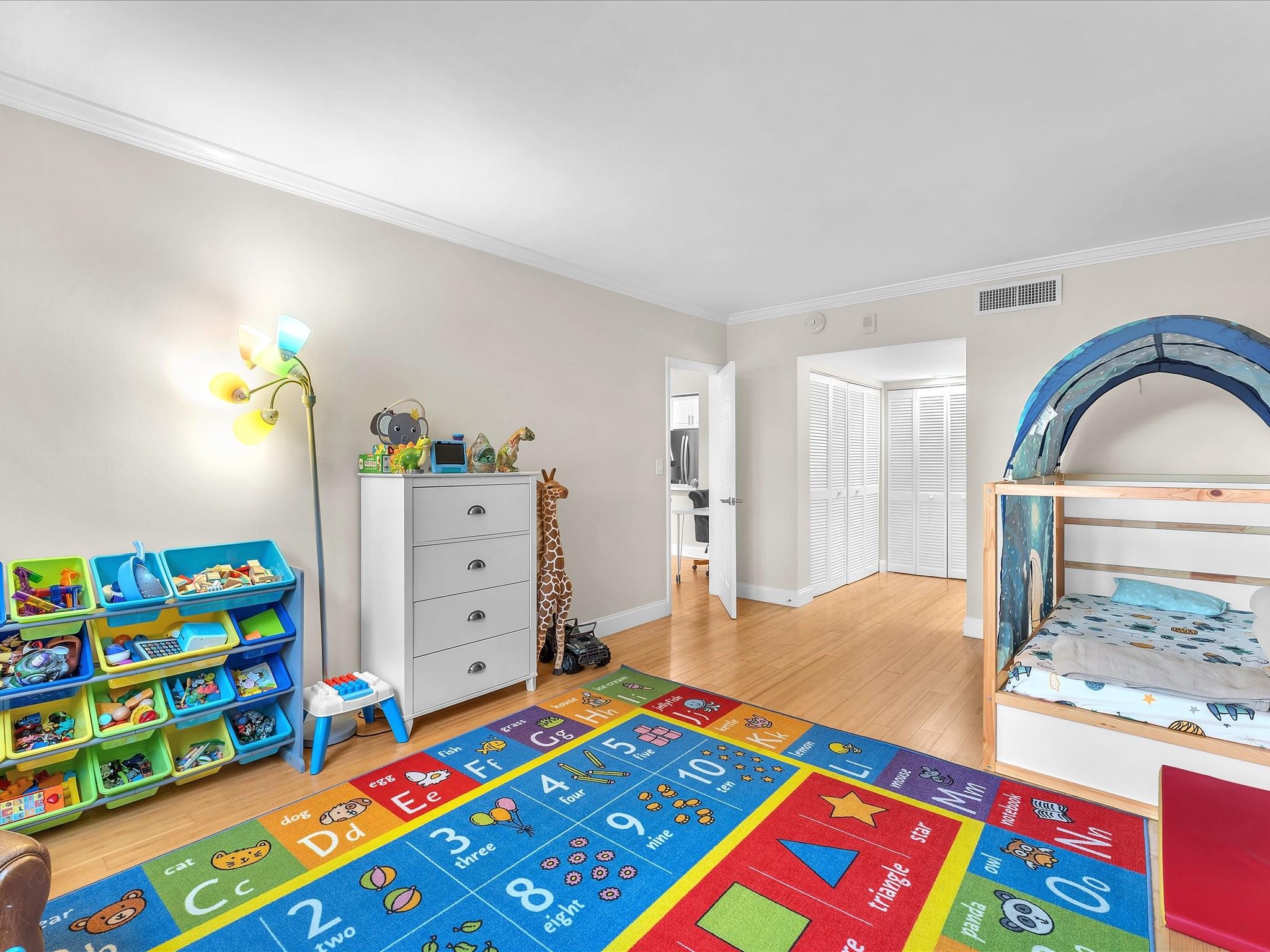 11111 Biscayne Blvd 2F (221)