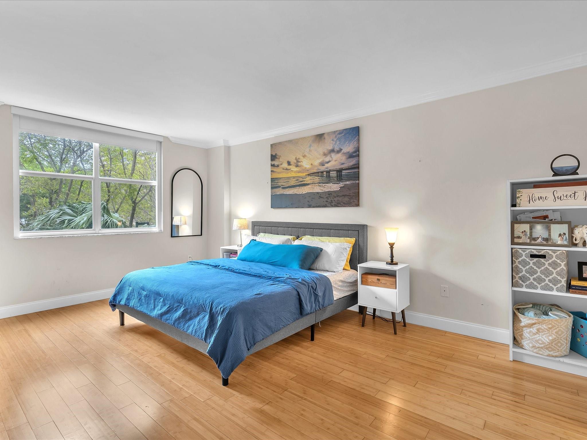 11111 Biscayne Blvd 2F (221)