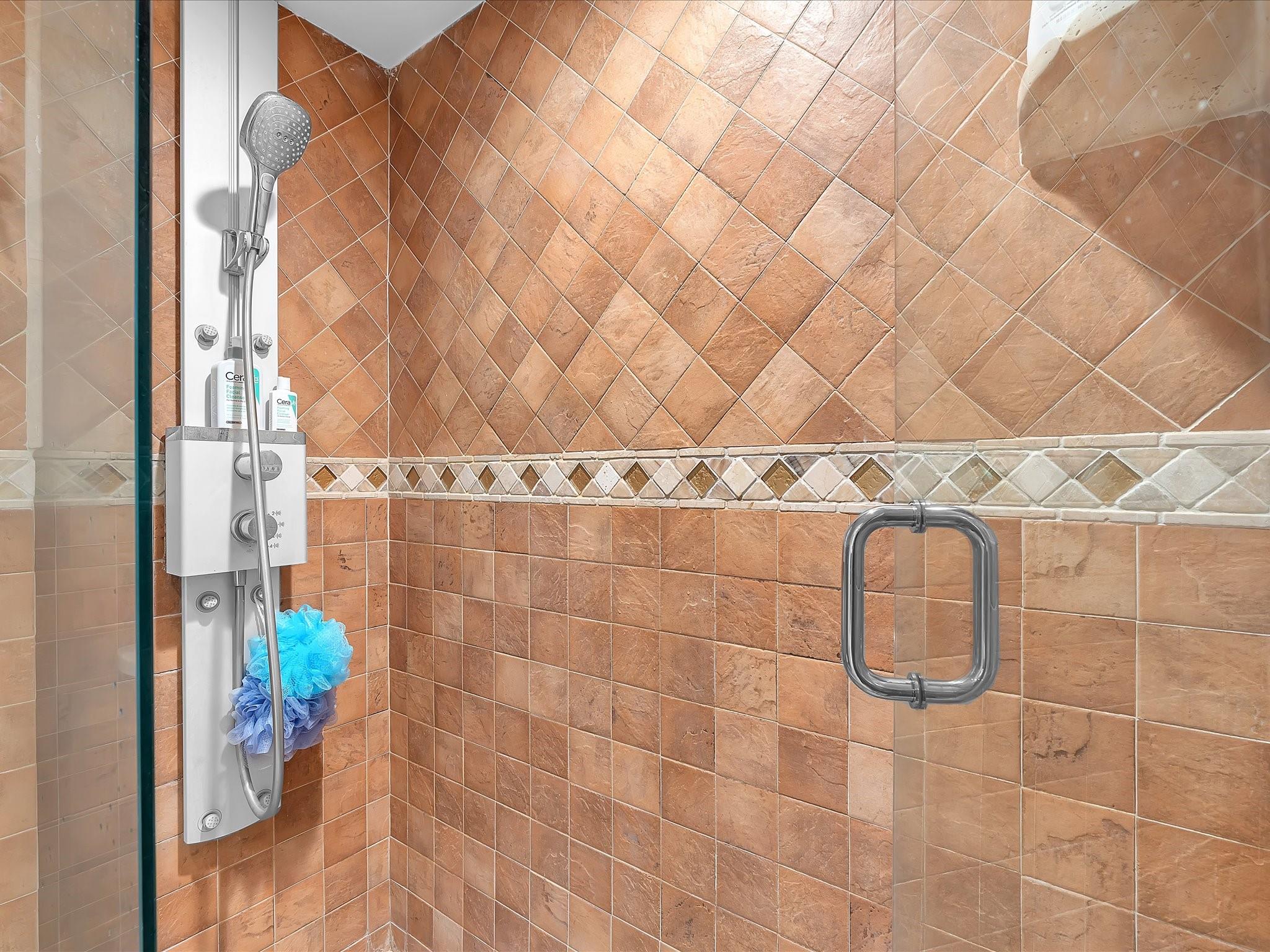 11111 Biscayne Blvd 2F (221)