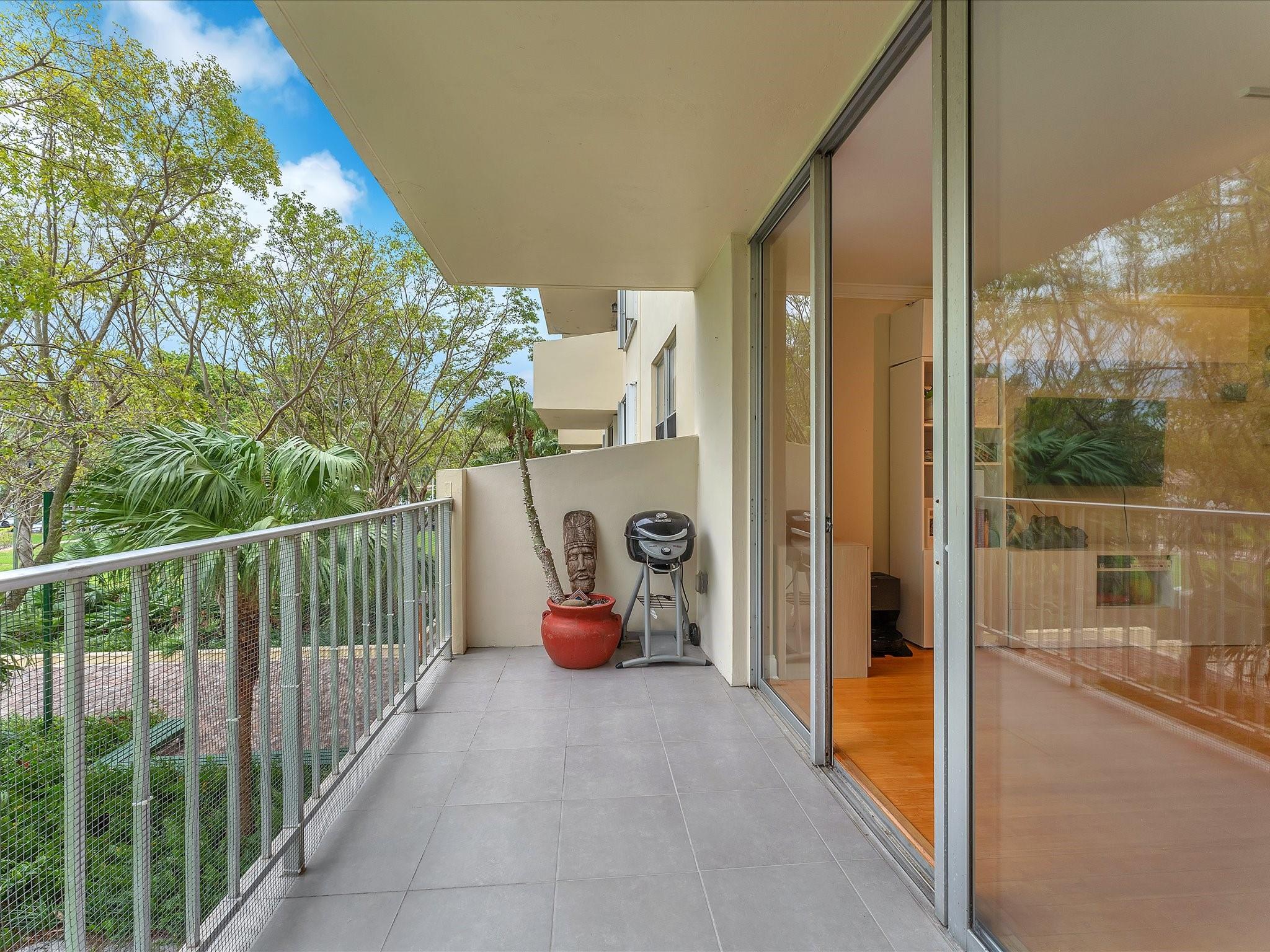 11111 Biscayne Blvd 2F (221)