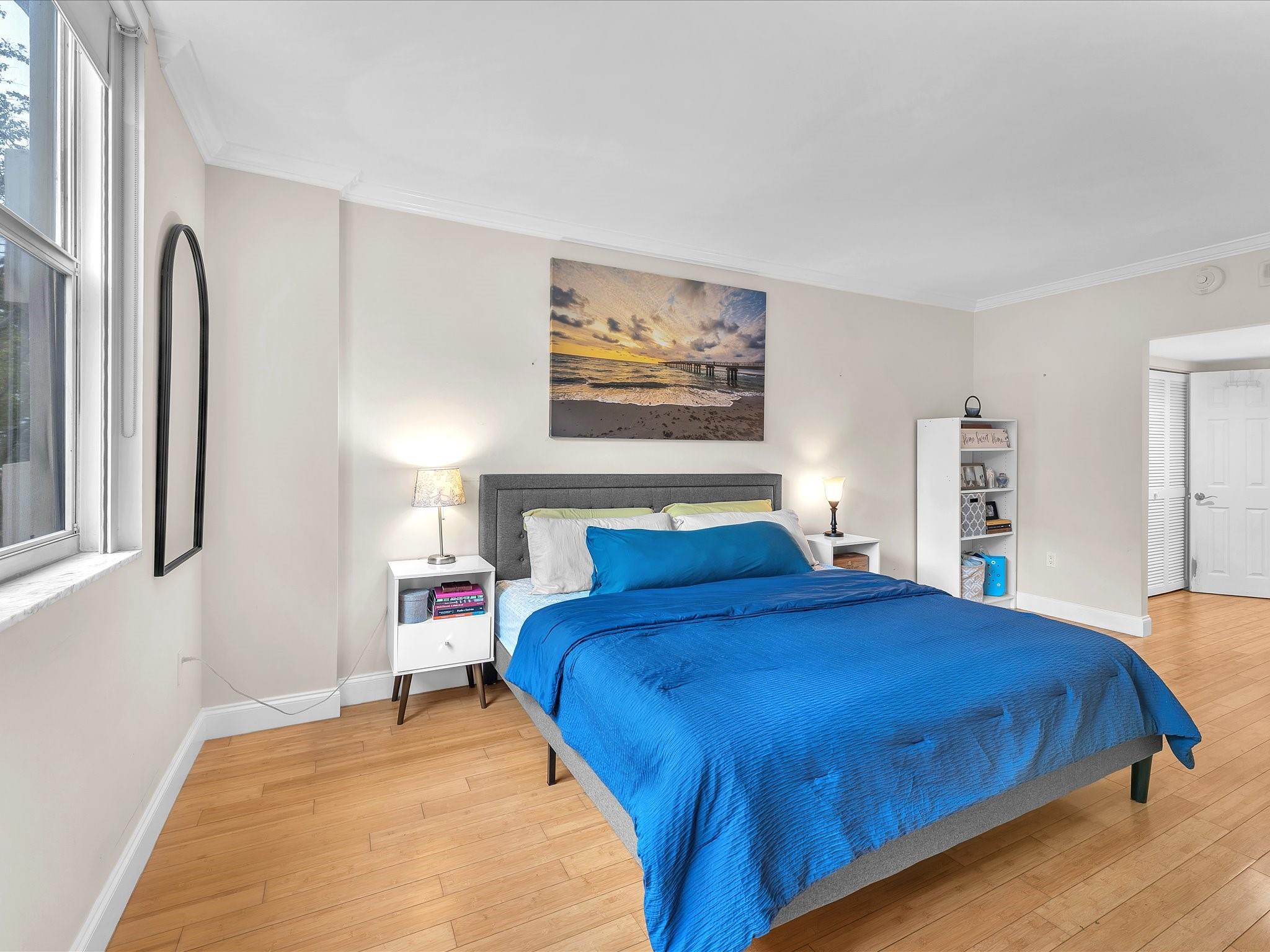 11111 Biscayne Blvd 2F (221)