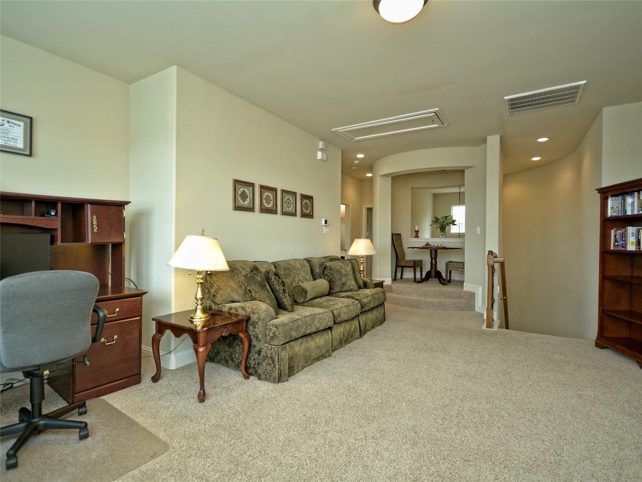 3831 Aqua LN