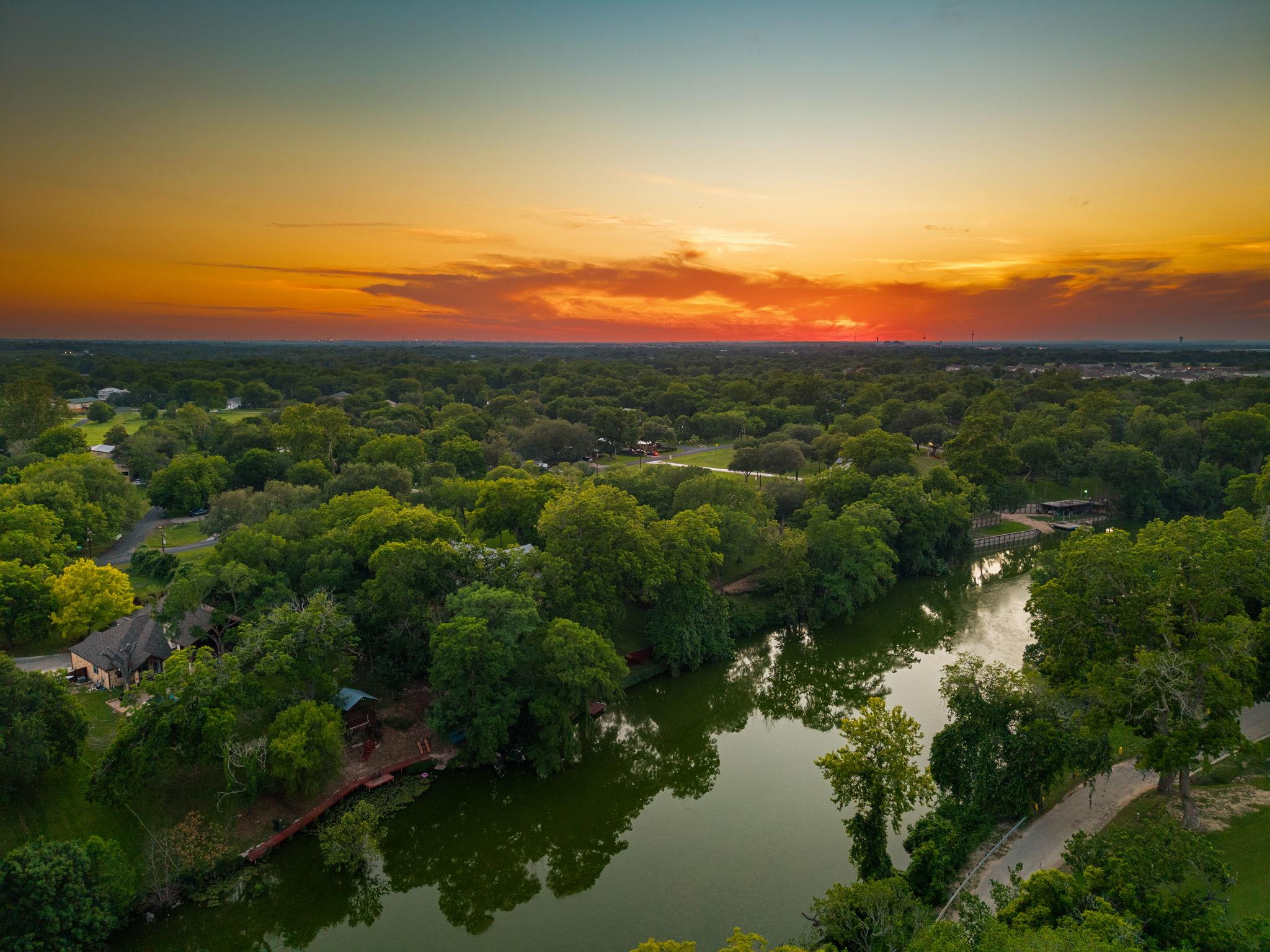 302 Guadalupe River DR
