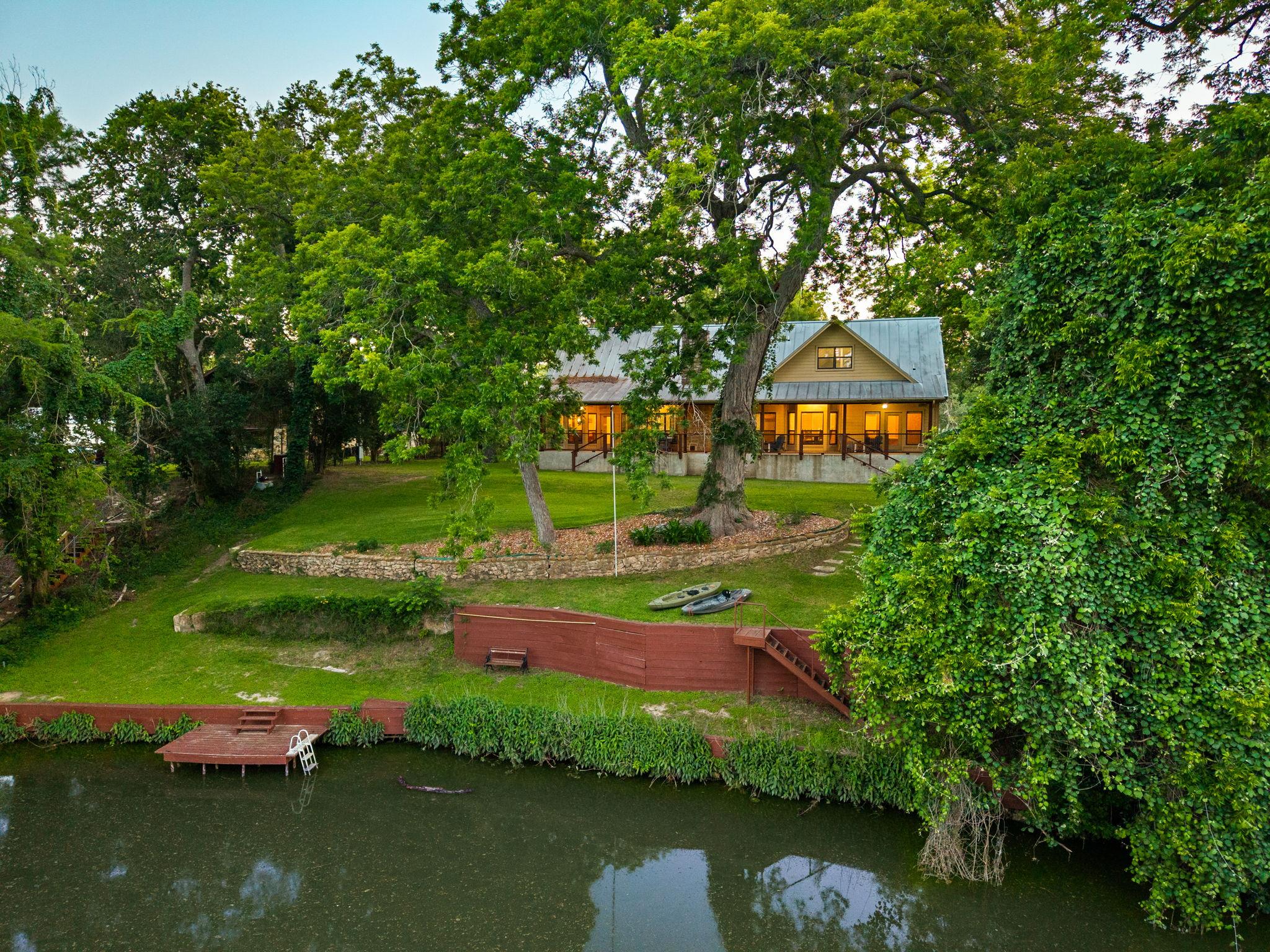 302 Guadalupe River DR