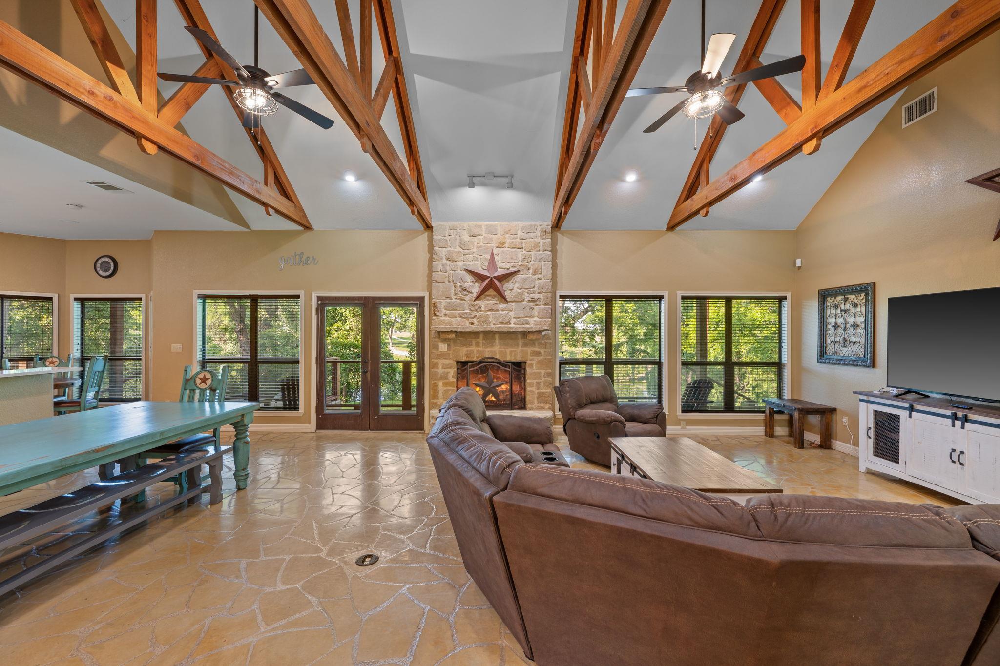 302 Guadalupe River DR