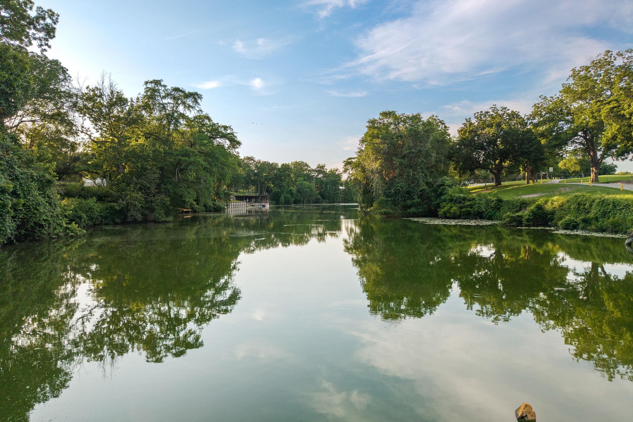 302 Guadalupe River DR