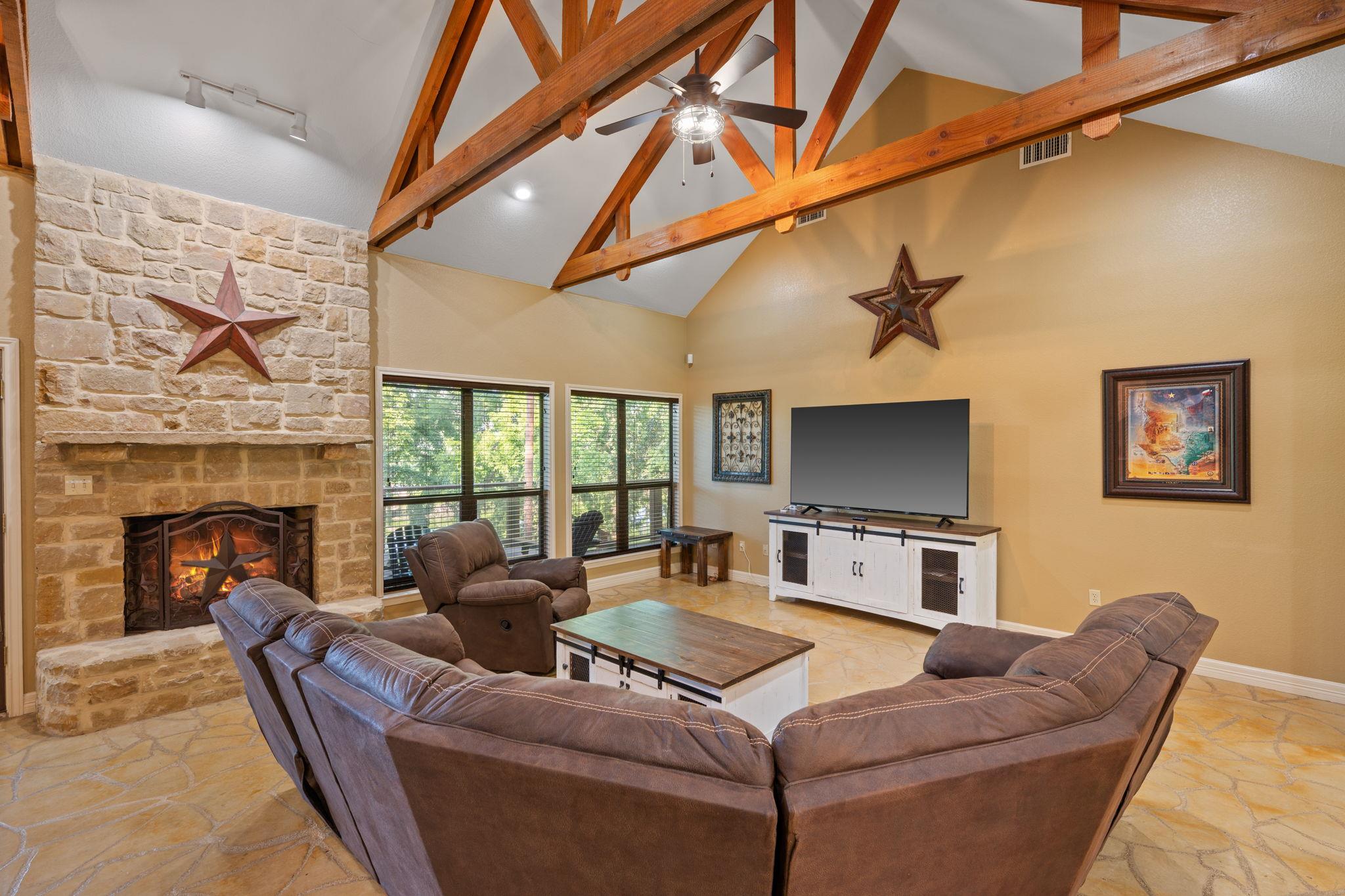302 Guadalupe River DR