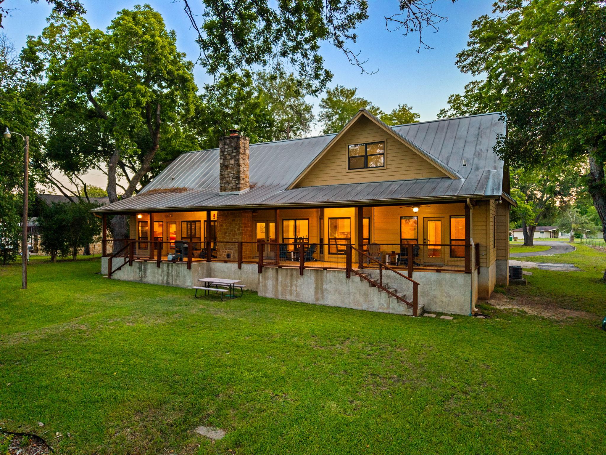 302 Guadalupe River DR