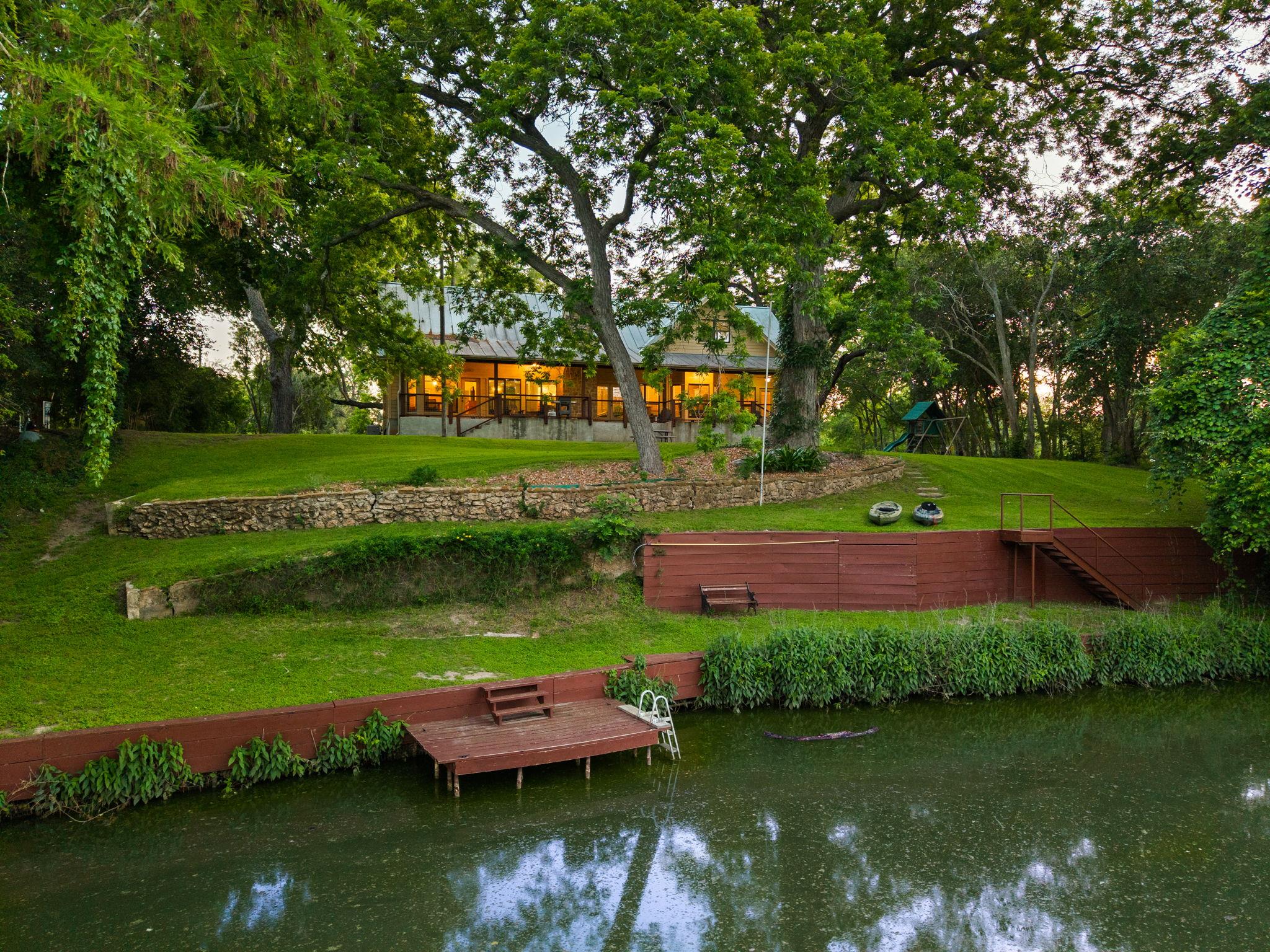 302 Guadalupe River DR