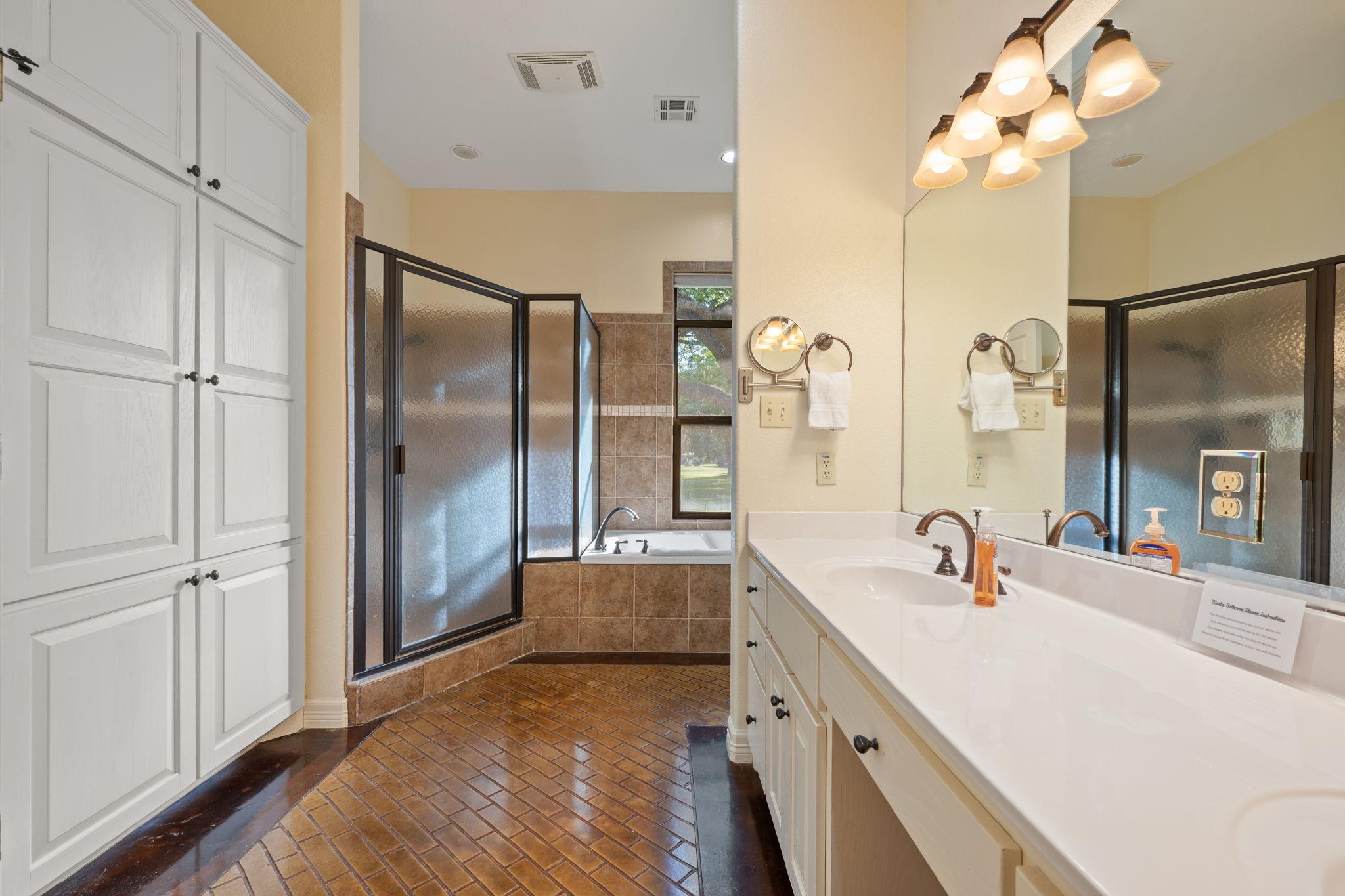 302 Guadalupe River DR