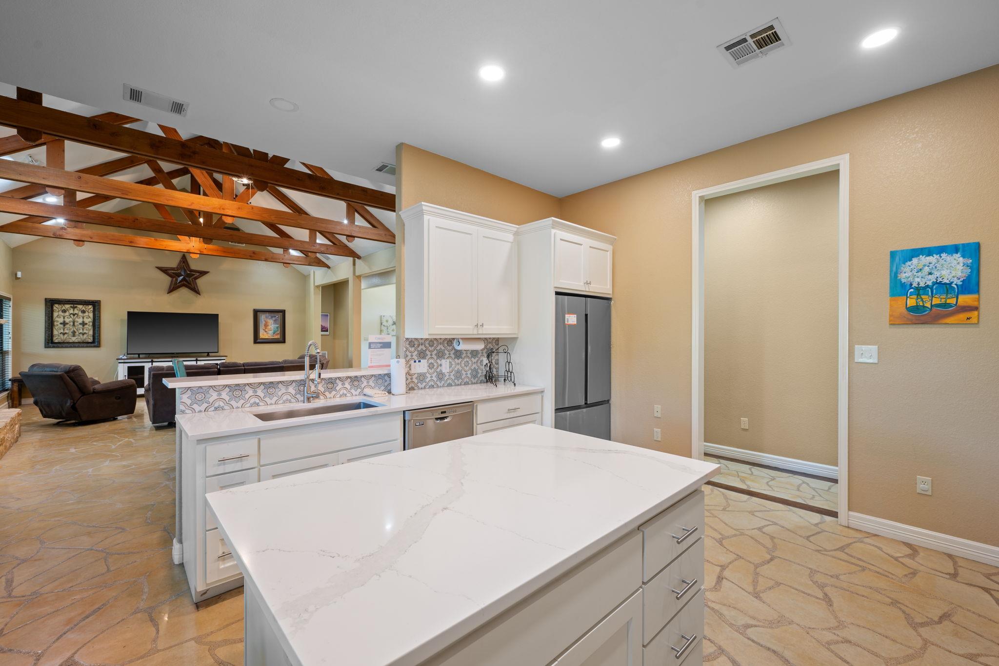 302 Guadalupe River DR