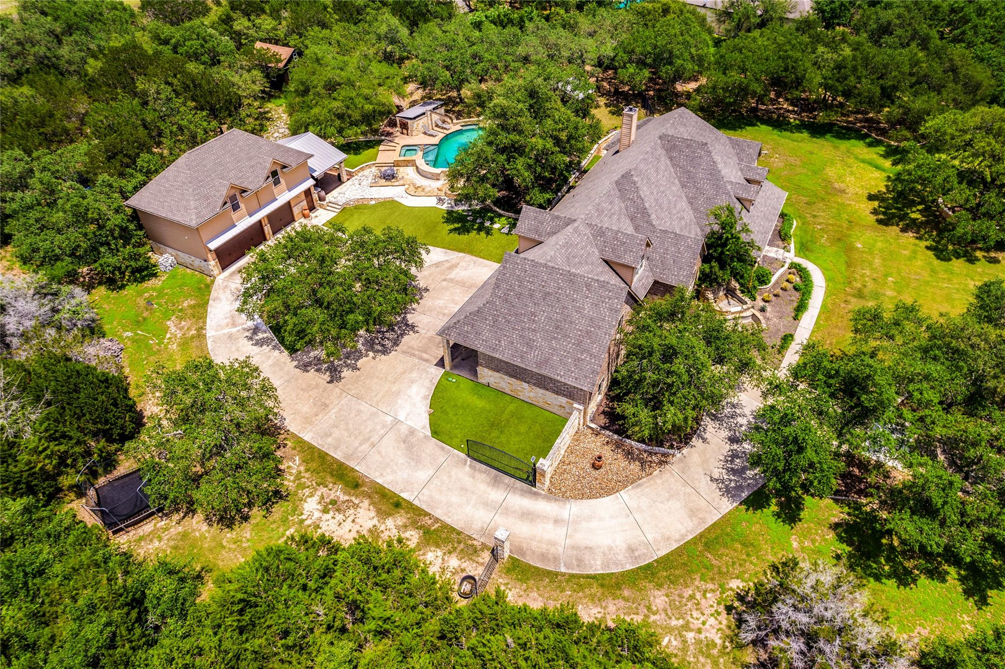 530 Woodland DR
