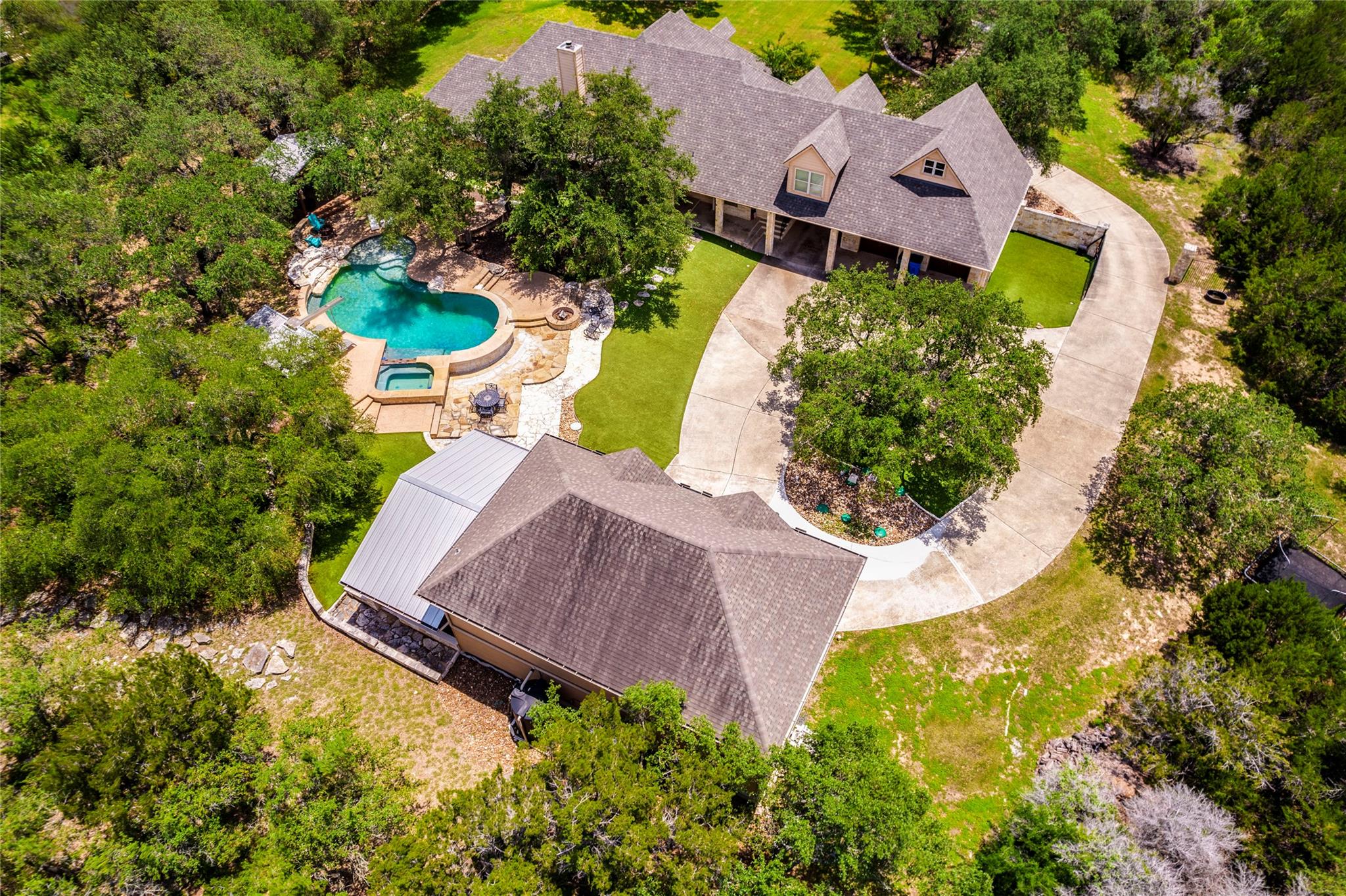 530 Woodland DR