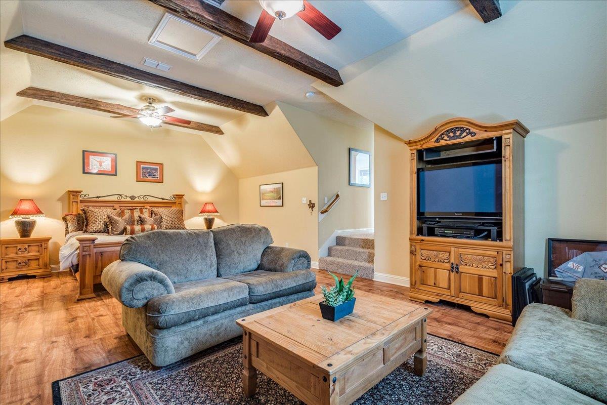 530 Woodland DR