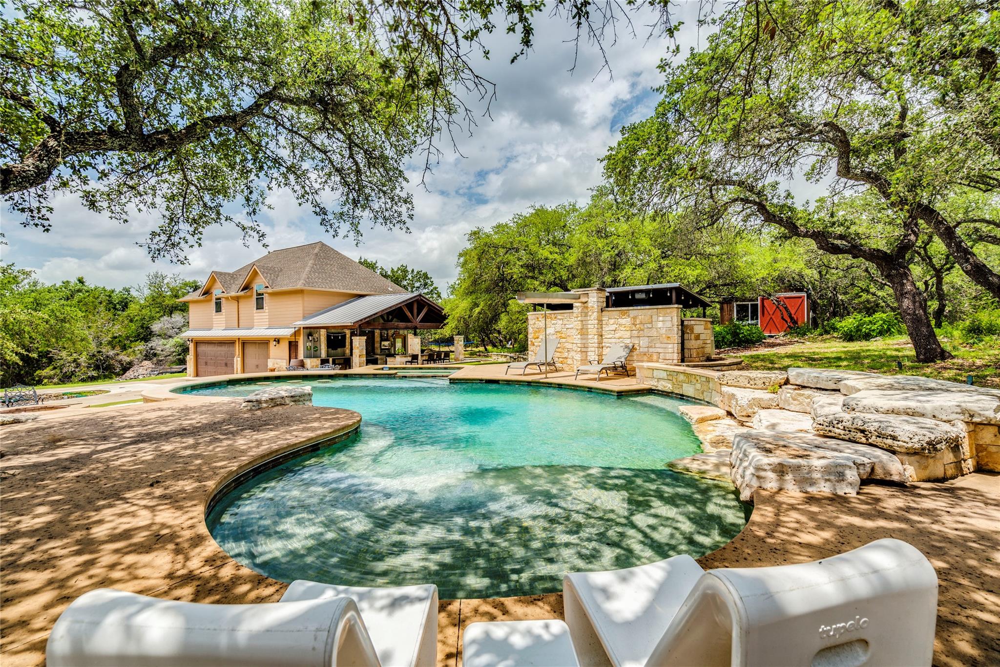 530 Woodland DR