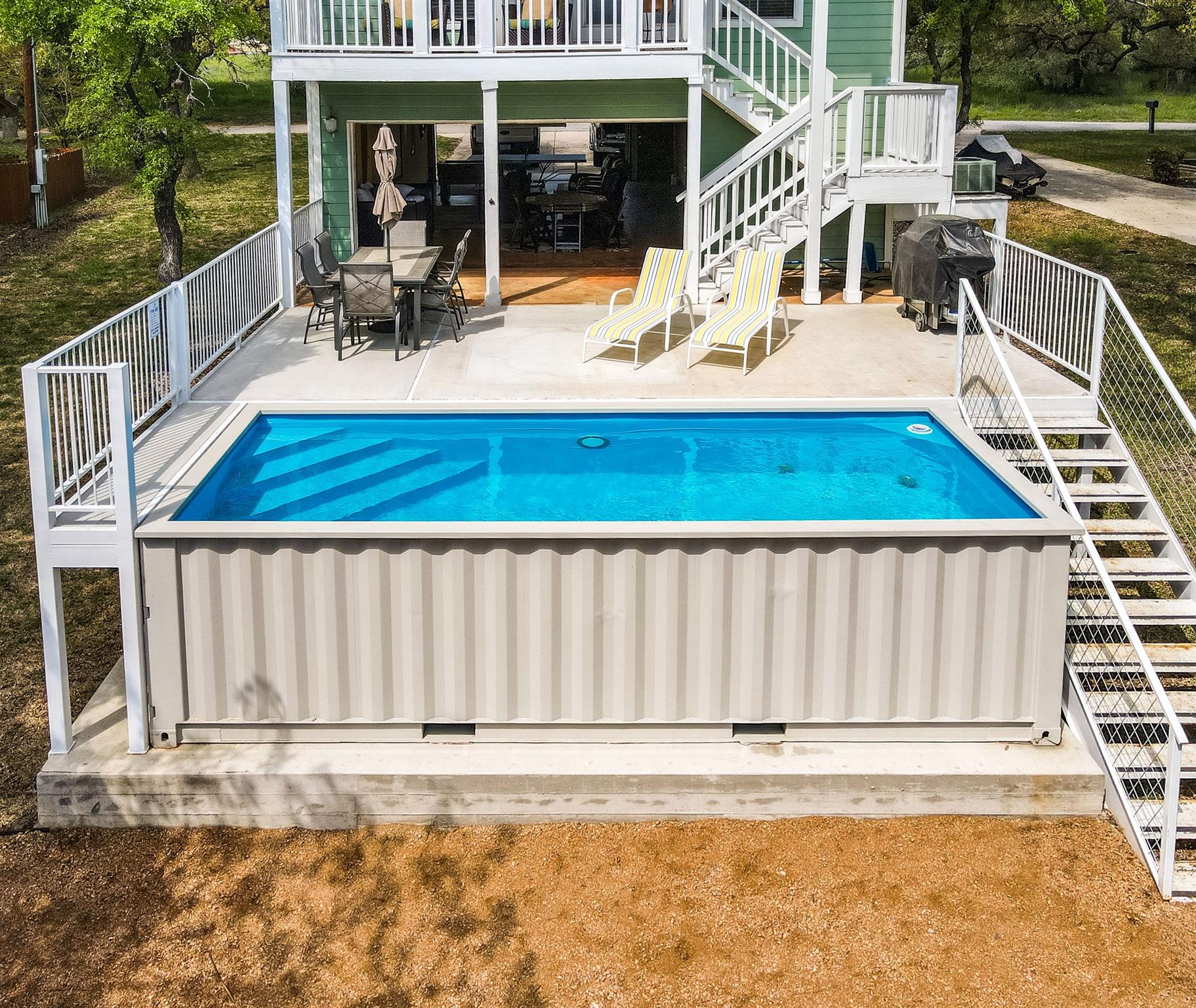 1943 Glencove DR