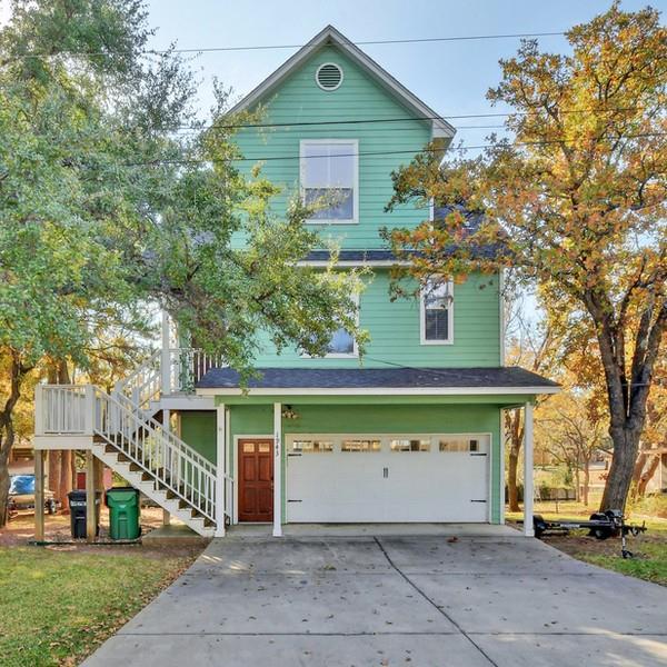 1943 Glencove DR